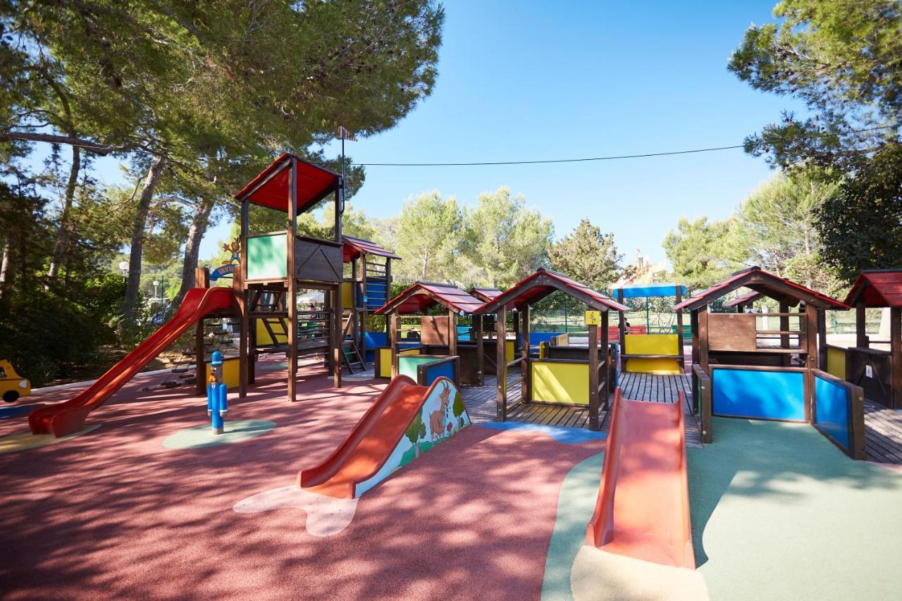 Invisa Hotel Club Cala Blanca Playa DPlaya Des Figueral Kültér fotó