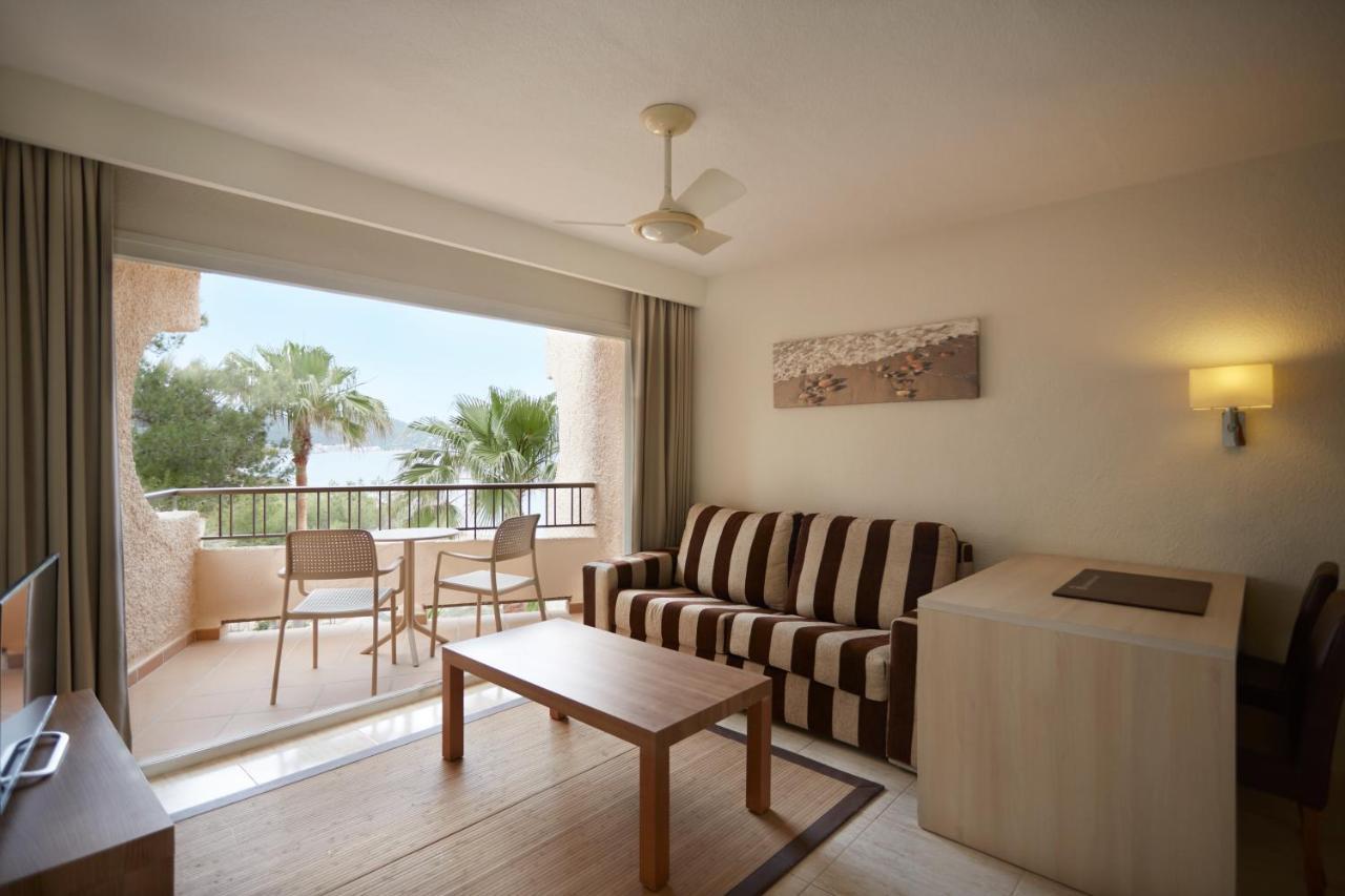 Invisa Hotel Club Cala Blanca Playa DPlaya Des Figueral Kültér fotó