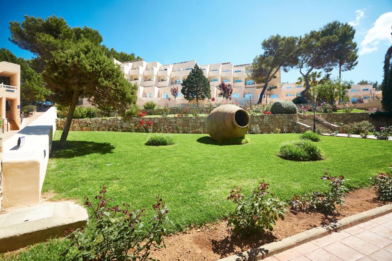 Invisa Hotel Club Cala Blanca Playa DPlaya Des Figueral Kültér fotó