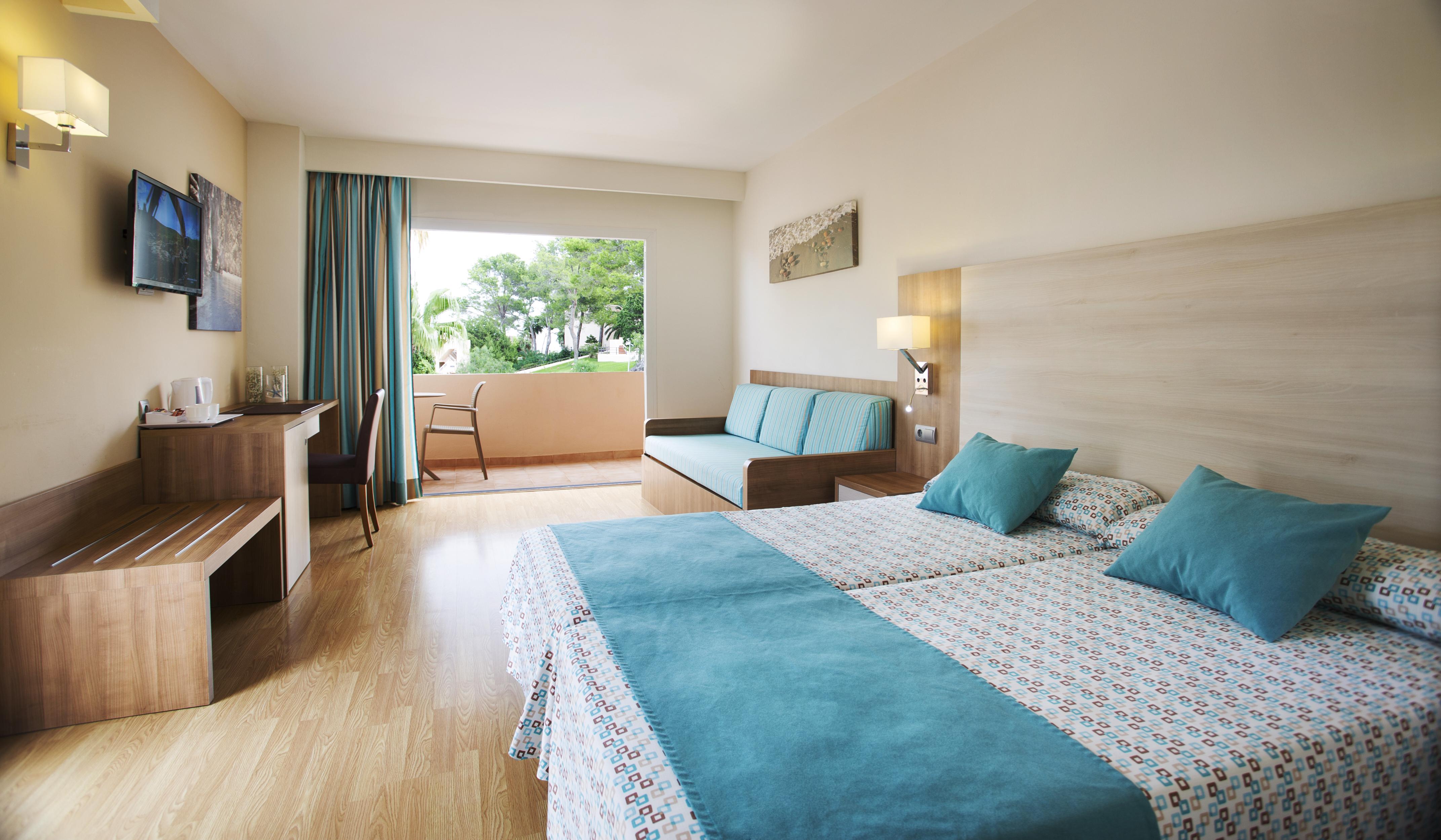 Invisa Hotel Club Cala Blanca Playa DPlaya Des Figueral Kültér fotó