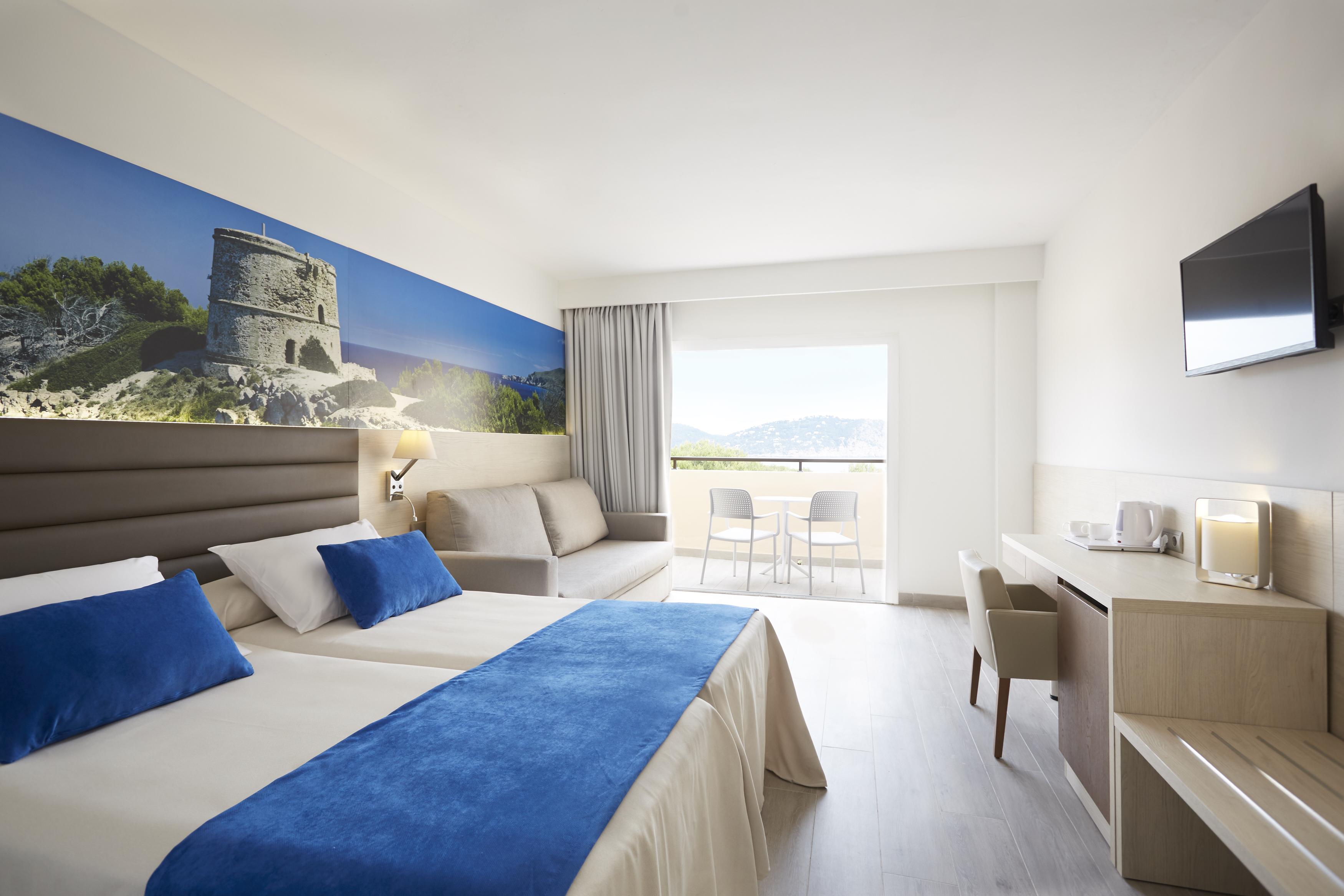 Invisa Hotel Club Cala Blanca Playa DPlaya Des Figueral Kültér fotó