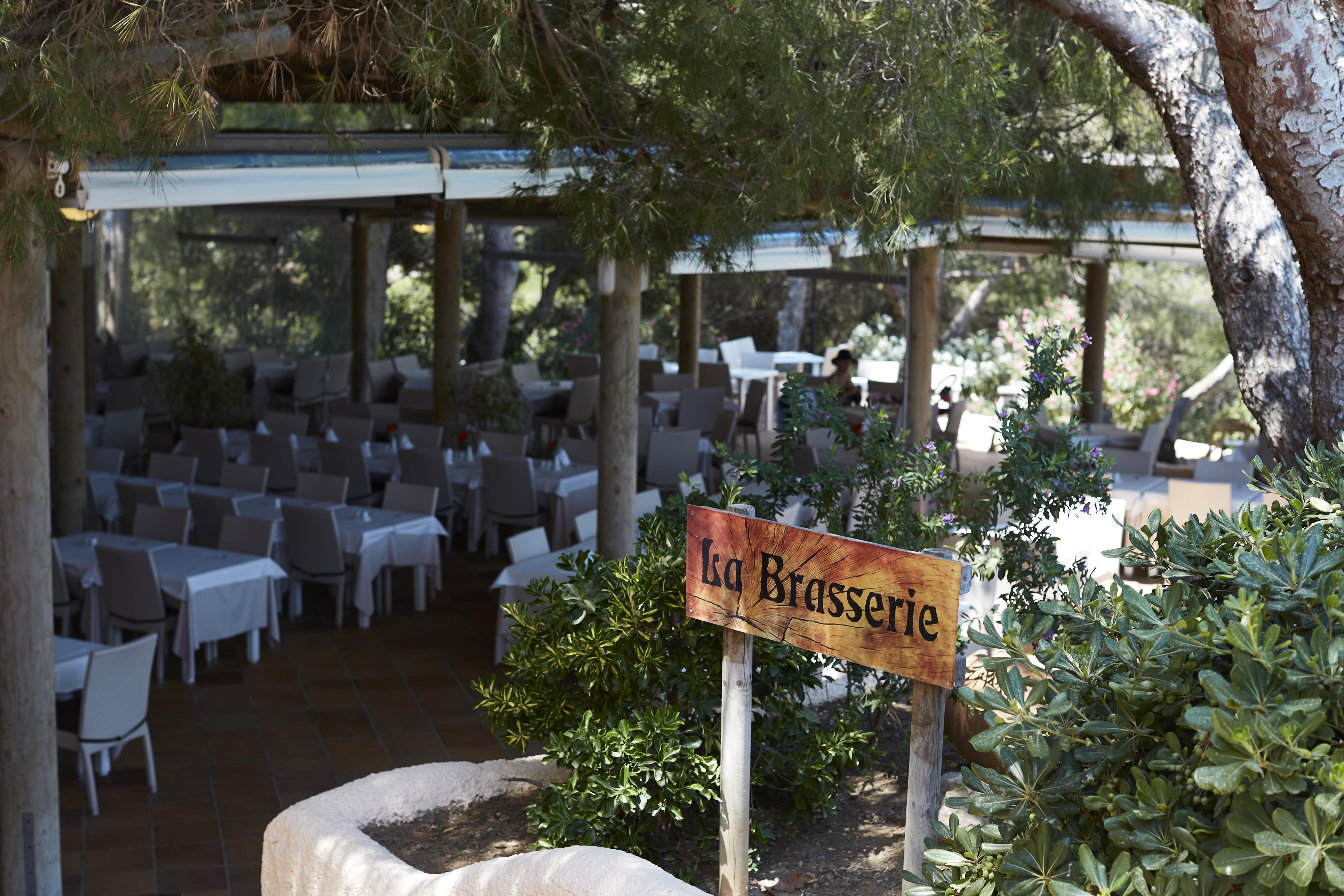 Invisa Hotel Club Cala Blanca Playa DPlaya Des Figueral Kültér fotó