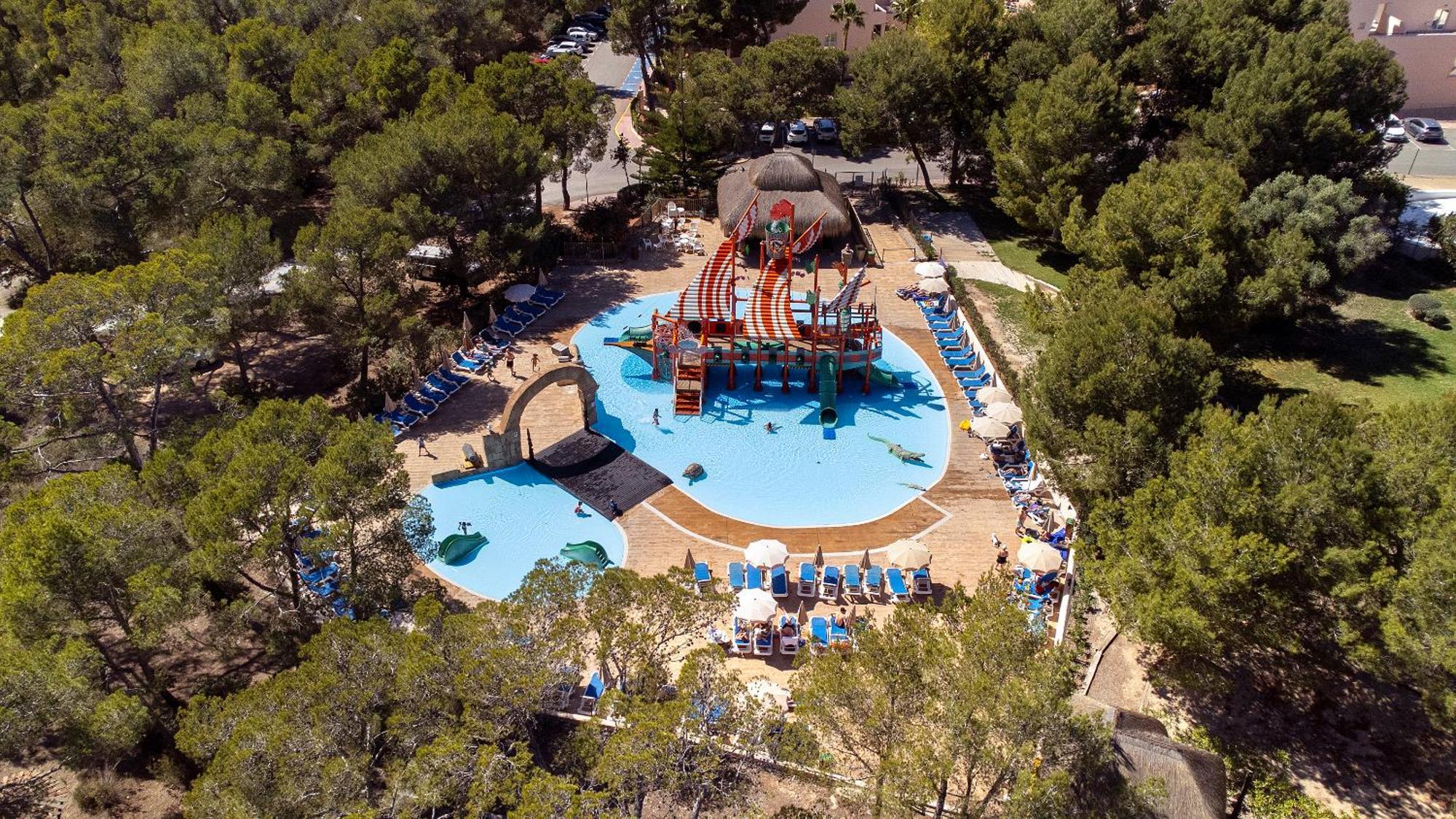 Invisa Hotel Club Cala Blanca Playa DPlaya Des Figueral Kültér fotó