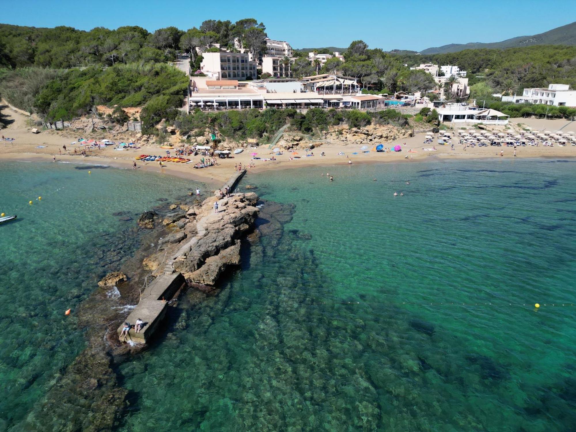 Invisa Hotel Club Cala Blanca Playa DPlaya Des Figueral Kültér fotó